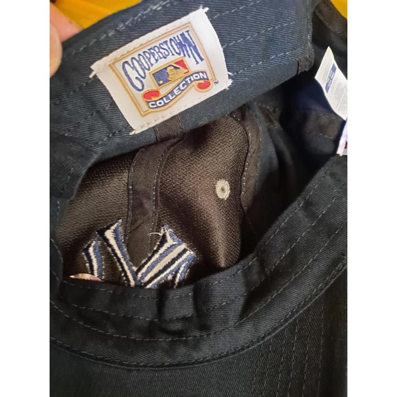 New York Yankees Gray and Blue Fan Favorite Adjustable Hat - Picture 6 of 6